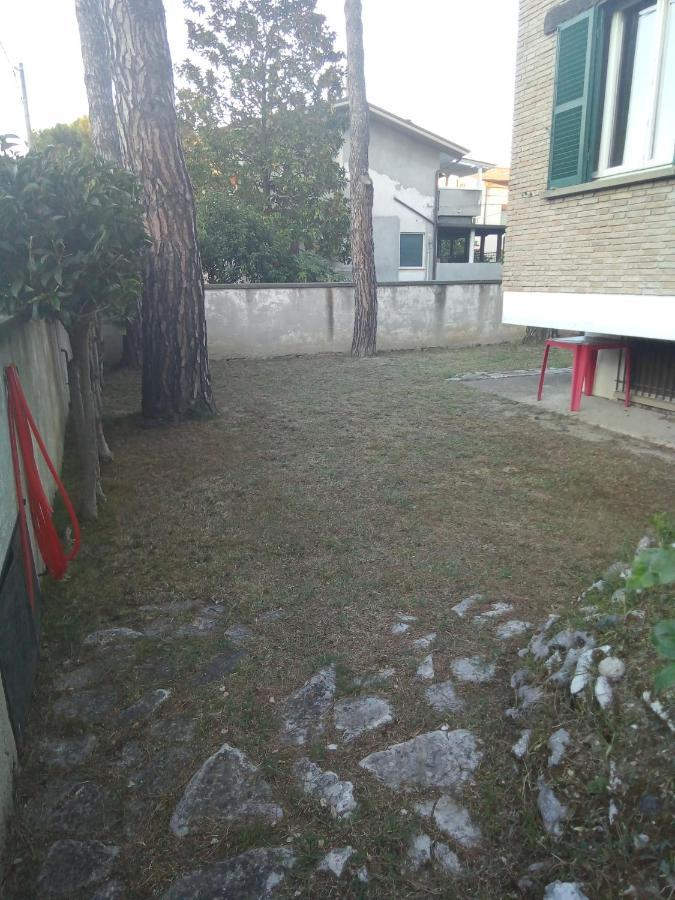 Affittacamere Villa Sofia Accanto Ospedale Con Ampio Giardino ฟาโน ภายนอก รูปภาพ